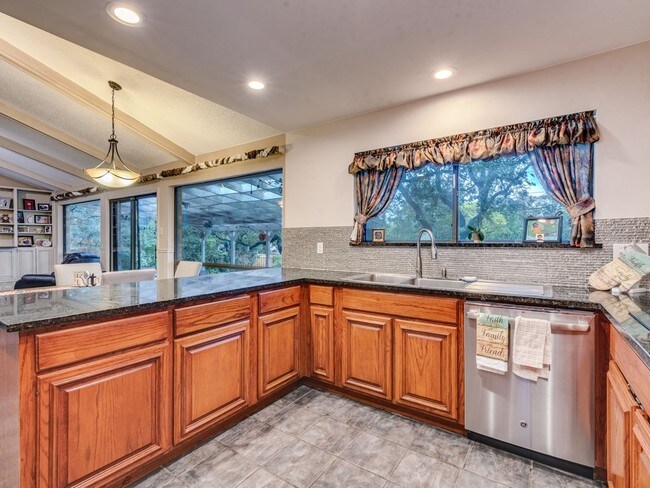 Building Photo - 9305 Springwood Dr