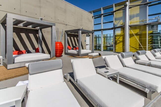 Building Photo - Wake Up to the Las Vegas Skyline – Premium 2-Bedroom Unit with Wall-to-Wall Windows