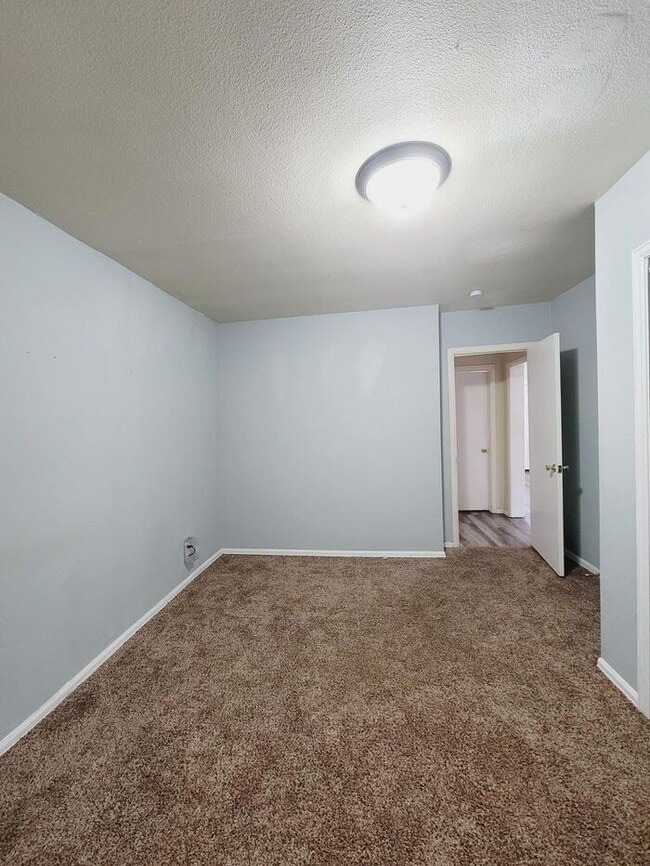 Building Photo - Cozy 2-Bed In Home in Old Colorado City an...
