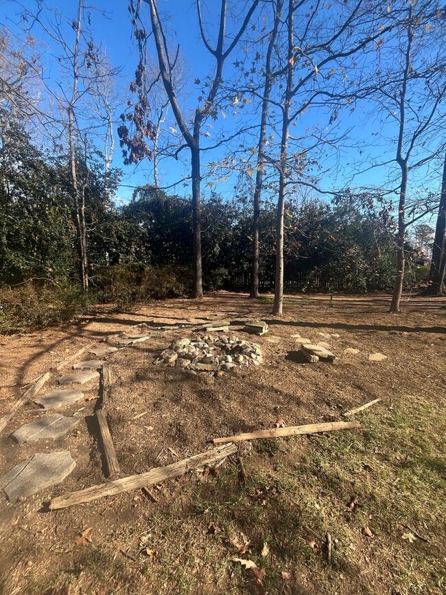 Building Photo - Beautiful 3 Bedroom 3 Bathroom Single Family Home