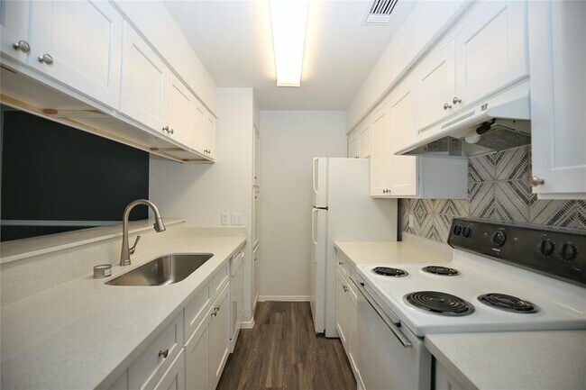 Building Photo - 10616 Mellow Meadow Dr