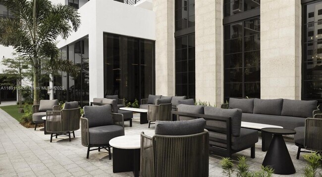 Building Photo - 11200 Biscayne Blvd