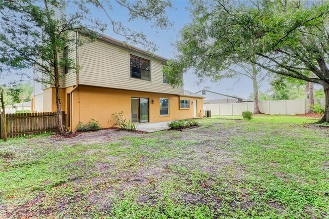 Building Photo - 16107 Country Crossing Dr