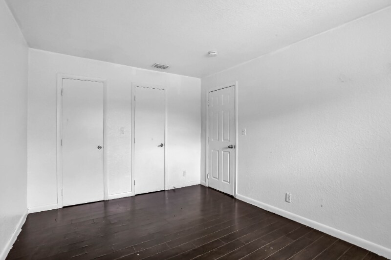 Building Photo - 2719 NW 39th Terrace