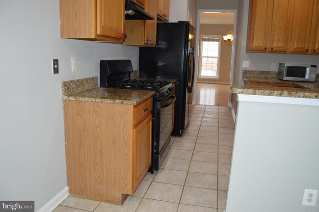 Building Photo - 4016 Timber Oak Trl