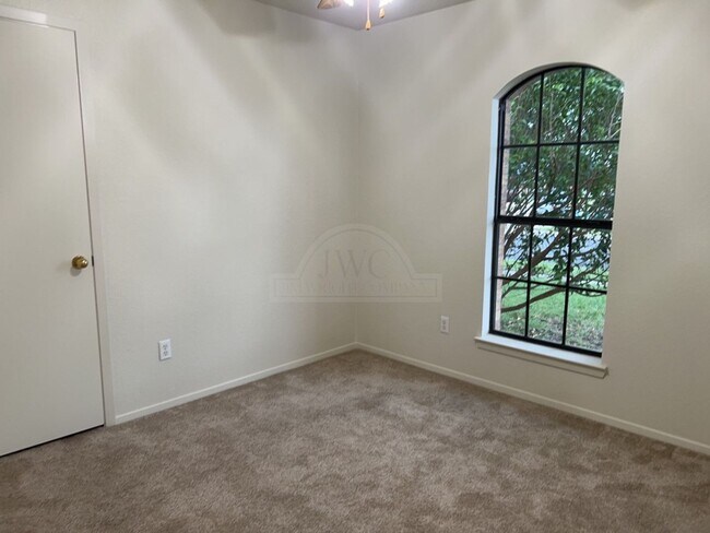 Building Photo - 4608 Fieldstone, Killeen