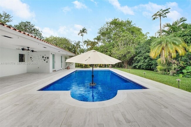 Building Photo - 7775 SW 145th St