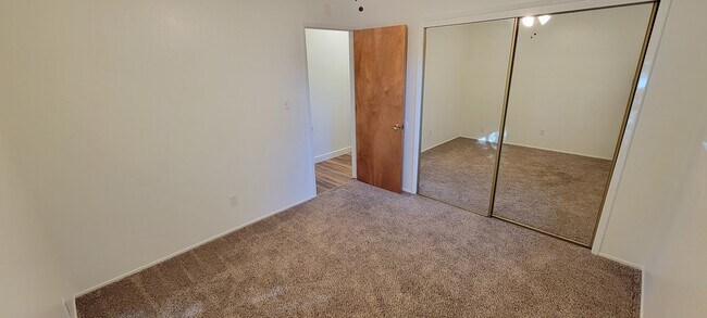 Building Photo - 2881 Acacia Way
