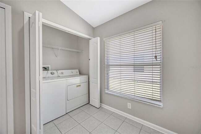 Building Photo - 30435 Annadale Dr