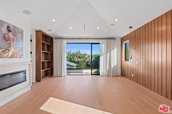 Building Photo - 4708 Noble Ave