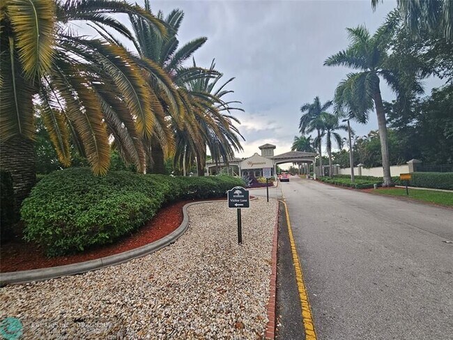 Building Photo - 2703 Nassau Bend