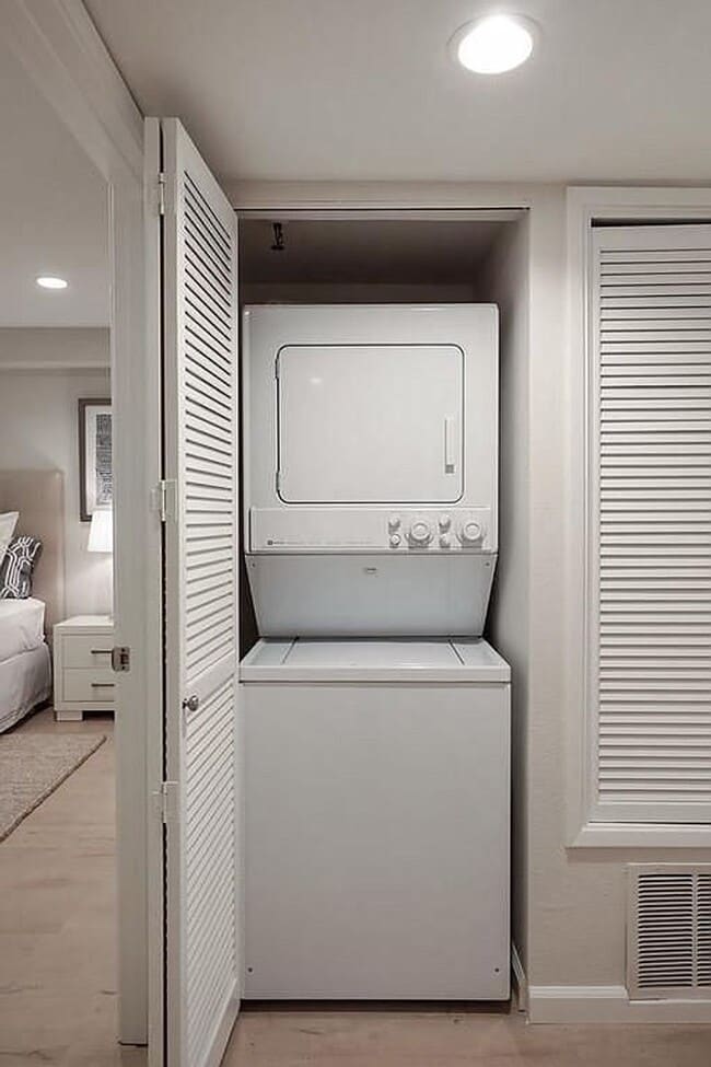 Building Photo - Beautiful and very Spacious 1BR 1BA Condo in Mountain View