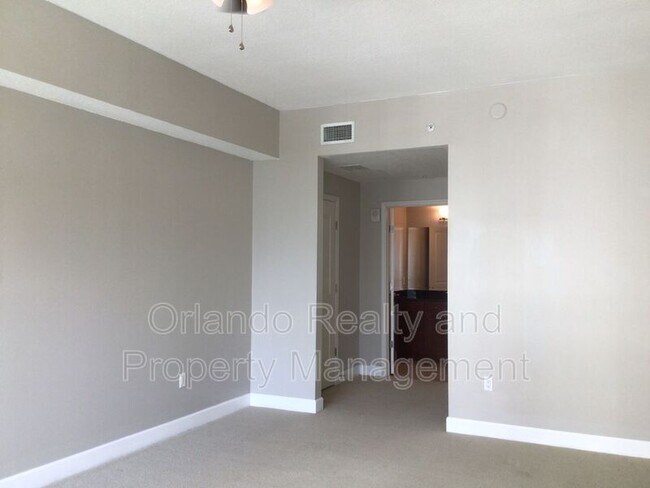 Building Photo - 100 S Eola Dr