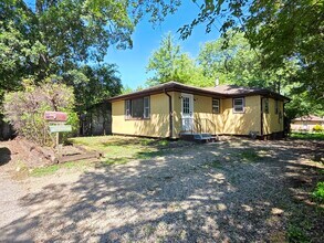 Building Photo - 24492 Hickory St