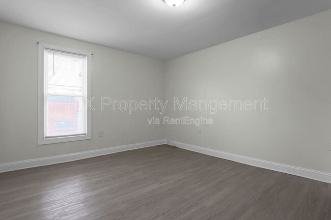 Building Photo - 907 Scott St