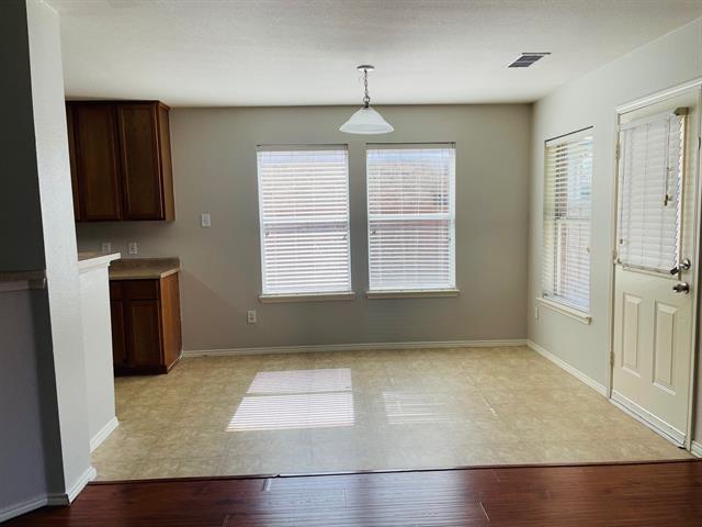 Building Photo - 5721 Mariposa Dr