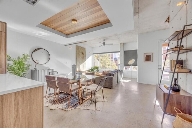 Building Photo - 2301 S 5th St