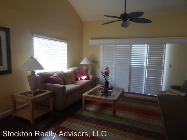 Building Photo - 2 br, 2 bath House - 109 Bayshore Dr. Unit 10