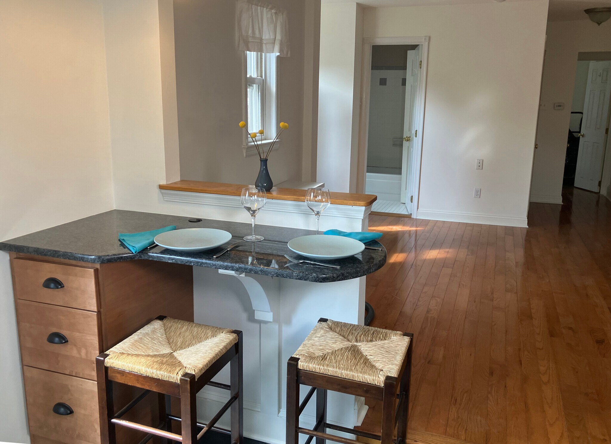 Building Photo - 430 E Franklin St