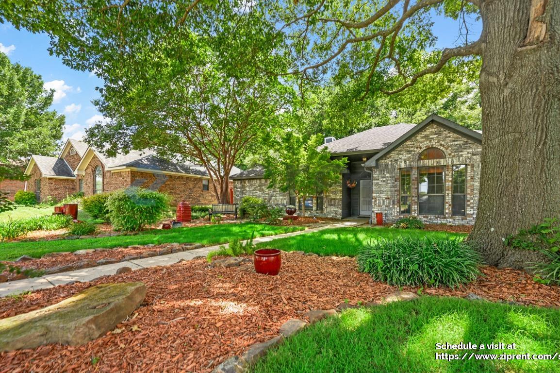 Building Photo - 2029 Oakglen Dr