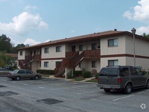 Building Photo - UPDATED CONDOMINIUM MOVE IN READY