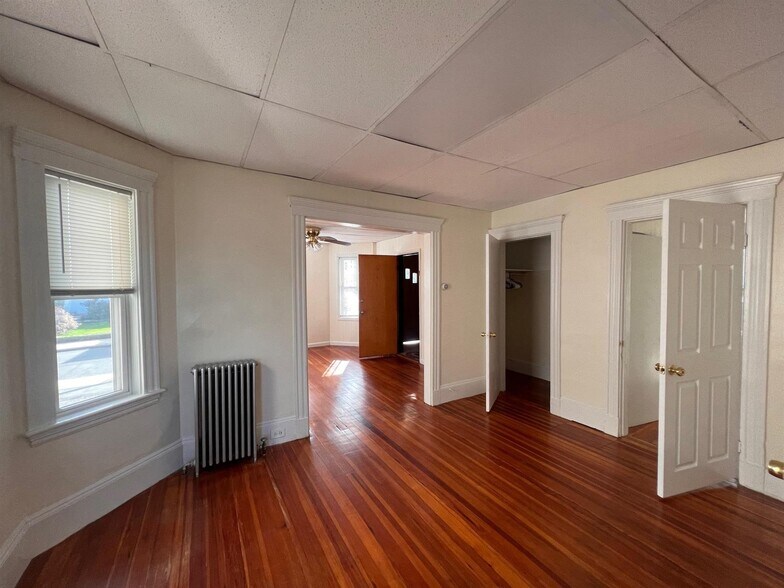 Building Photo - 15 5th St