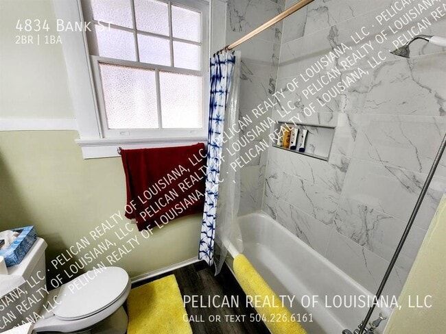 Building Photo - 4834 Bank St-