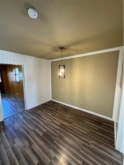 Building Photo - 400 S Vicks St