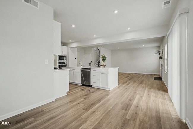 Building Photo - 1621 Crimson Leaf Ln
