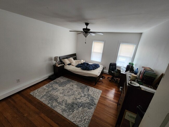 Building Photo - Best Deal Around! Don't Hesitate To Reach Out To Set Up A Showing