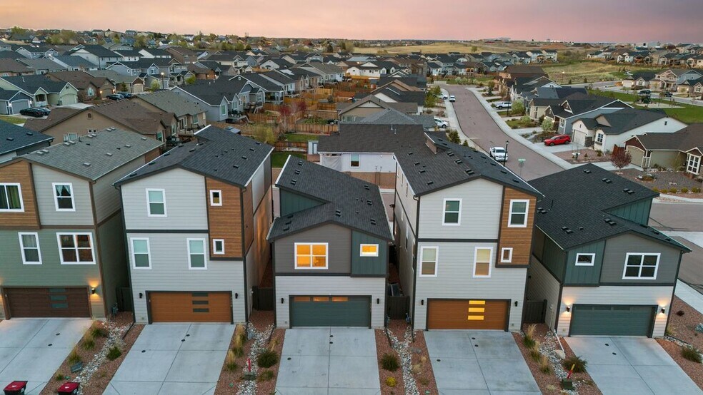 Building Photo - 7371 Hunter Jumper Dr