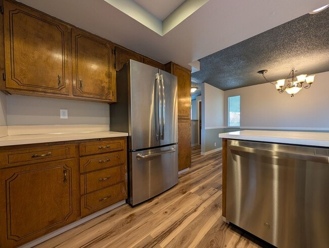 Building Photo - Great 4bed/2 bath home in west Eugene!