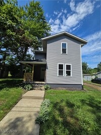 Building Photo - 209 Hall St