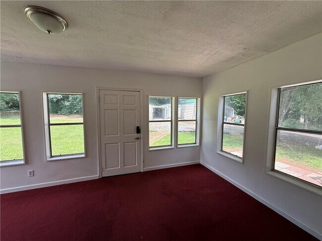 Building Photo - 6271 Mountain Ct SE