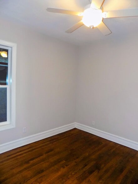 Building Photo - 434 N Pine Ave