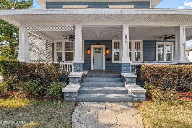 Building Photo - 2843 Oak St