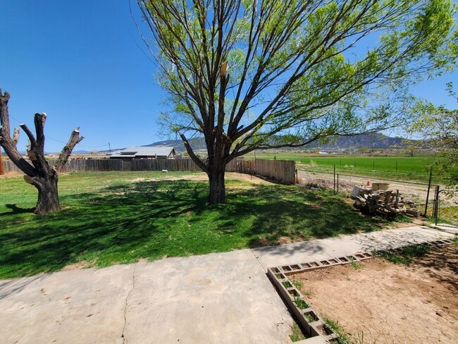 Building Photo - 3210 N Bulldog Rd