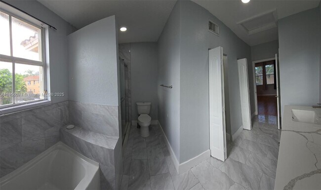 Building Photo - 953 NW 135th Ave