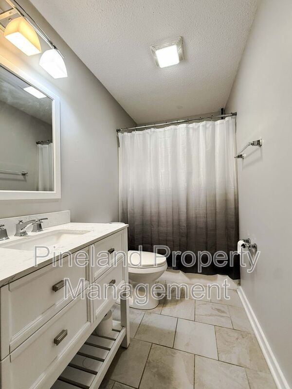 Building Photo - 413 Watergap Dr