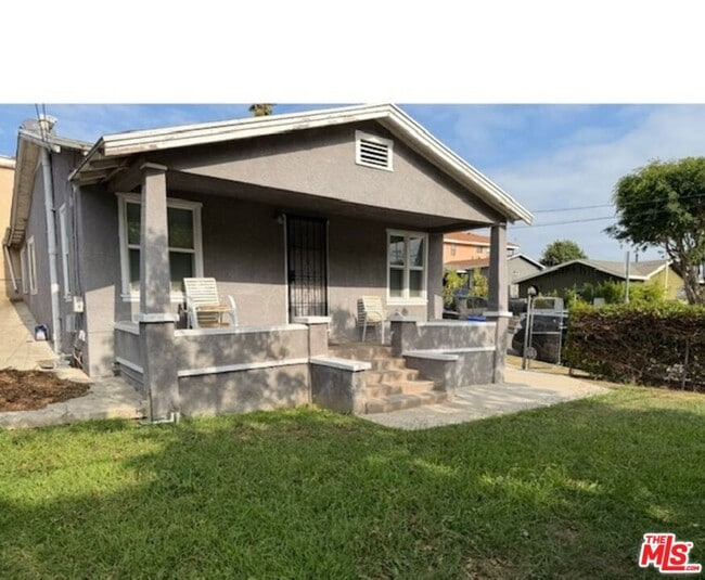 Primary Photo - 1302 N Chester Ave