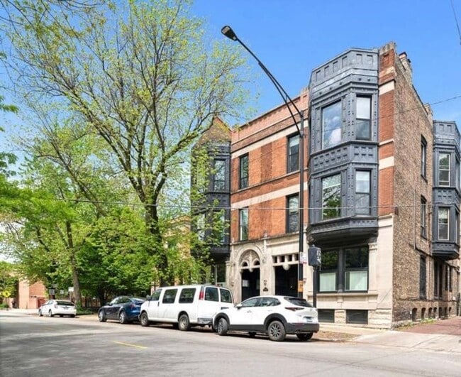 Primary Photo - Spacious 3BR Condo in prime Lincoln Park l...