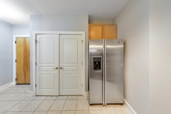 Building Photo - 799 Hammond Dr NE