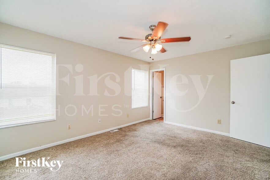 Building Photo - 2926 Fenwood Dr
