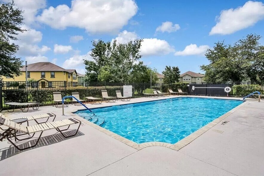 Building Photo - 27604 Pleasure Ride Loop