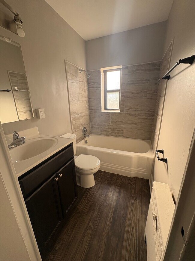 Building Photo - Beautiful Studio Apartment