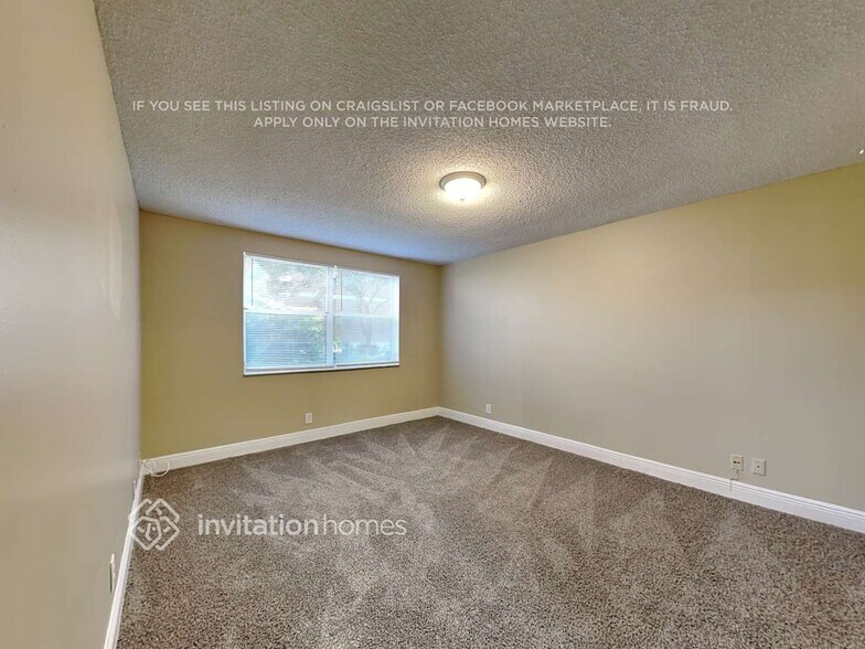 Building Photo - 8761 Wiles Rd