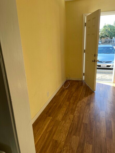 Building Photo - 413 Glen Ave