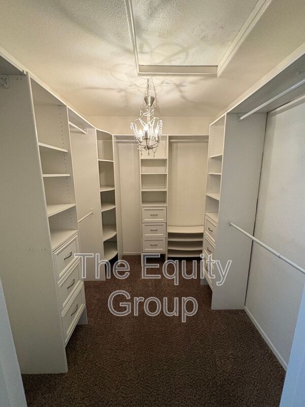 Building Photo - 429 N Amador St