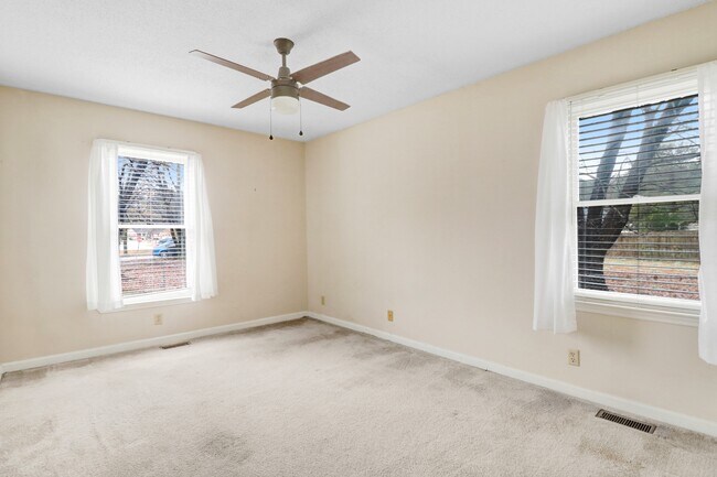 Building Photo - 103 Sallie Pl