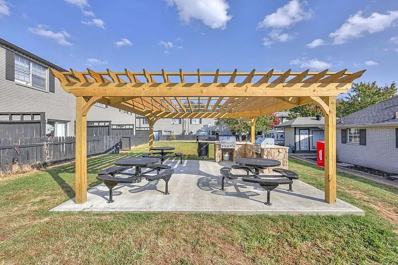 Building Photo - 4646 Nolensville Pk